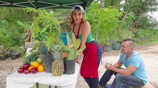 Reality Kings: Fresh Corn with Roxie Sinner on PornHD