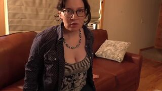 Bettie Bondage – Bully Gets MILF to Gag and Squirt