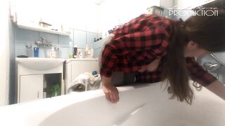 Lena Rose downblouse while cleaning bathtube