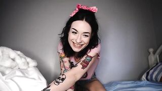 Cutie Frankie – E-Girl Sis Catches You