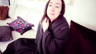 Lalunalewd – Mommy Caught Naked During Movie