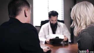 Doctor offers to impregnate wife of infertile couple