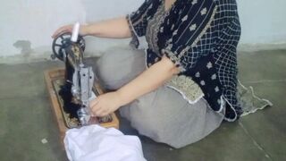 Machine sy kaprye sainy wali aunty ki gand or phudi le