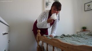 Yourgirlnextdoor1 - A Helping Hand From Step-Mommy